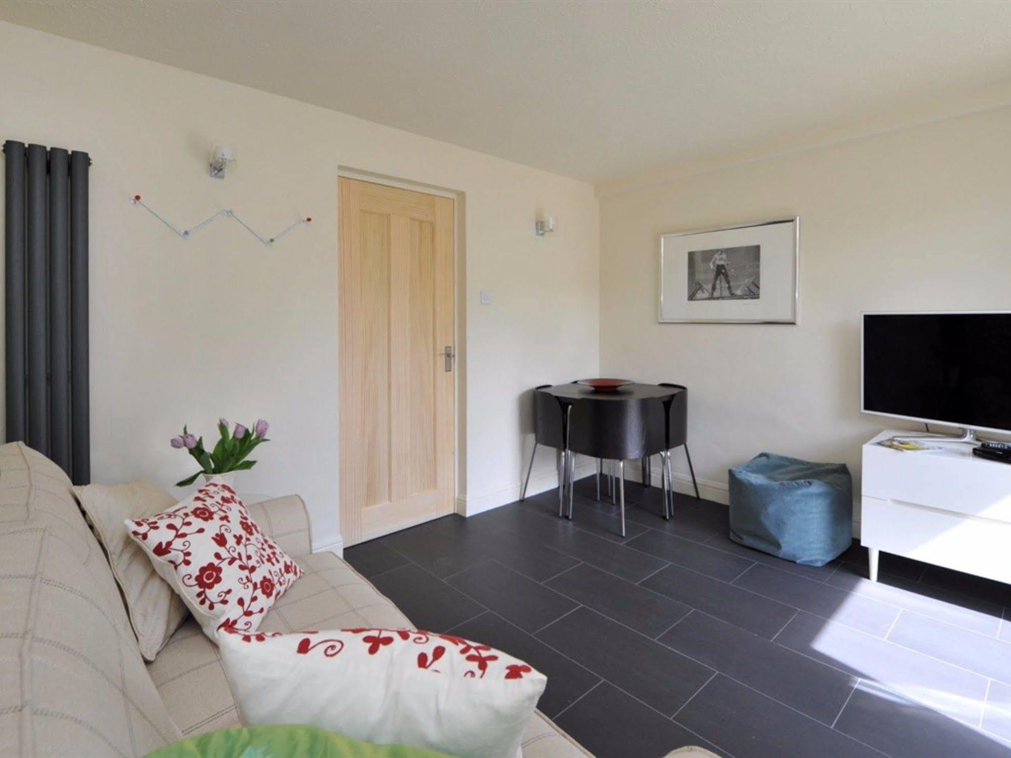 Kensington Court Apartment Бат Екстериор снимка
